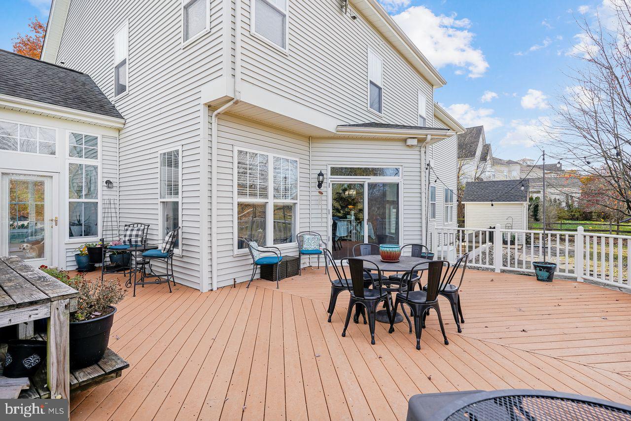 Warrenton, Virginia, 20187, United States, 4 Bedrooms Bedrooms, ,4 BathroomsBathrooms,Residential,For Sale,1989713