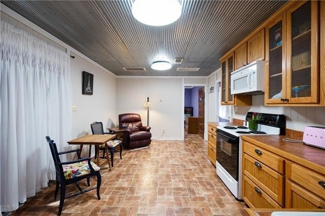 Trout, Louisiana, 71371, United States, 3 Bedrooms Bedrooms, ,4 BathroomsBathrooms,Residential,For Sale,1930680