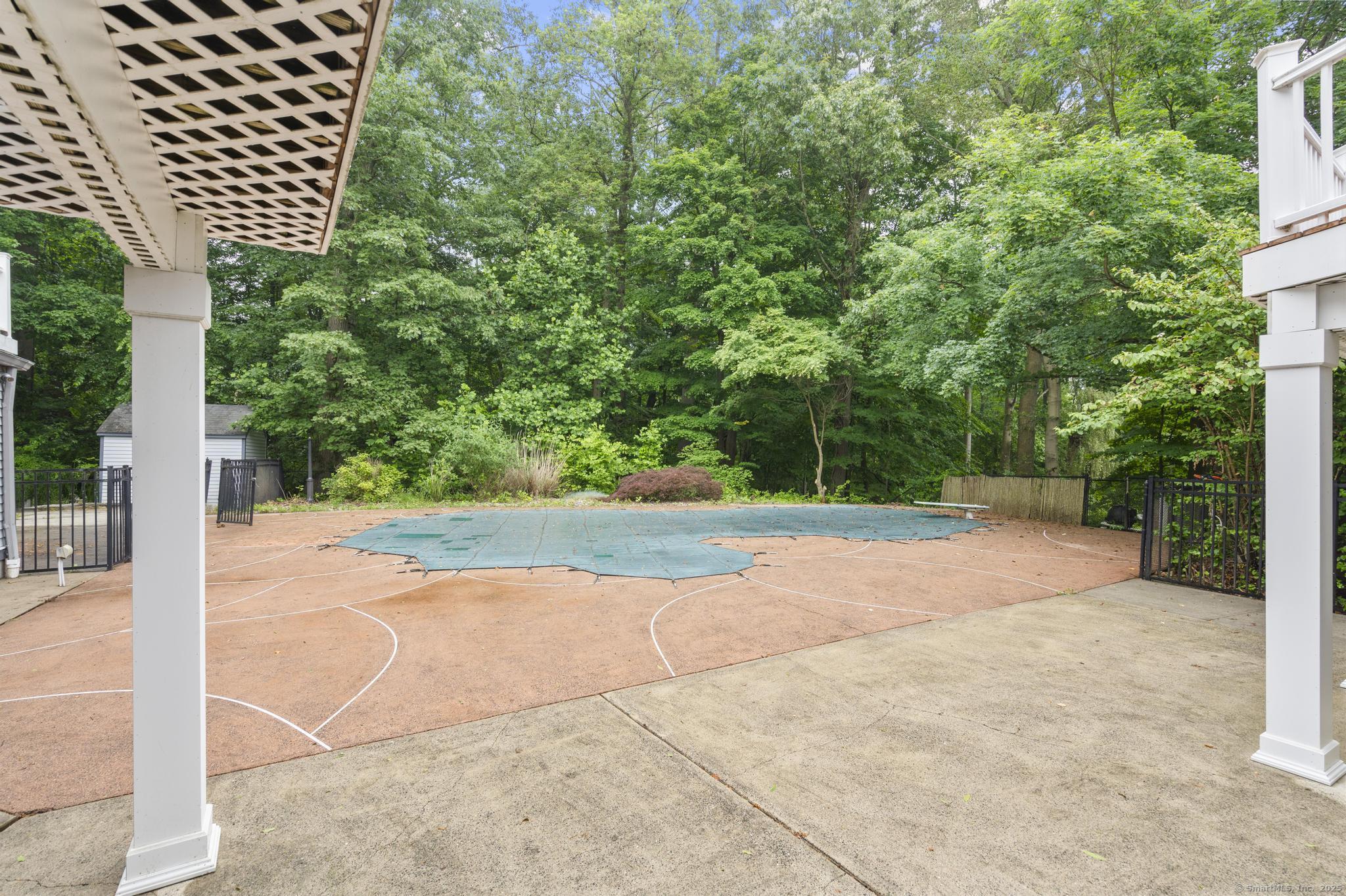 Orange, Connecticut, 06477, United States, 4 Bedrooms Bedrooms, ,8 BathroomsBathrooms,Residential,For Sale,1939481