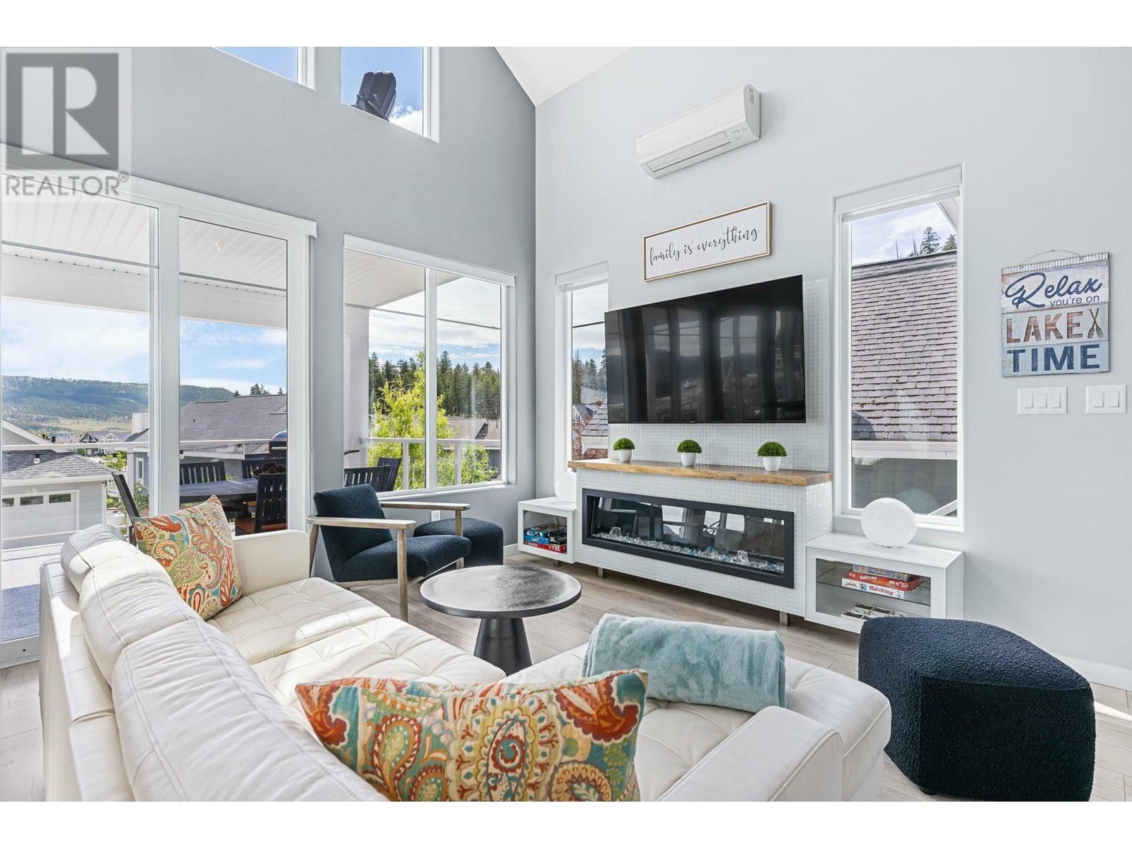 KELOWNA, British Columbia, V1Z 3R8, CA, 3 Bedrooms Bedrooms, ,2 BathroomsBathrooms,Residential,For Sale,1836675