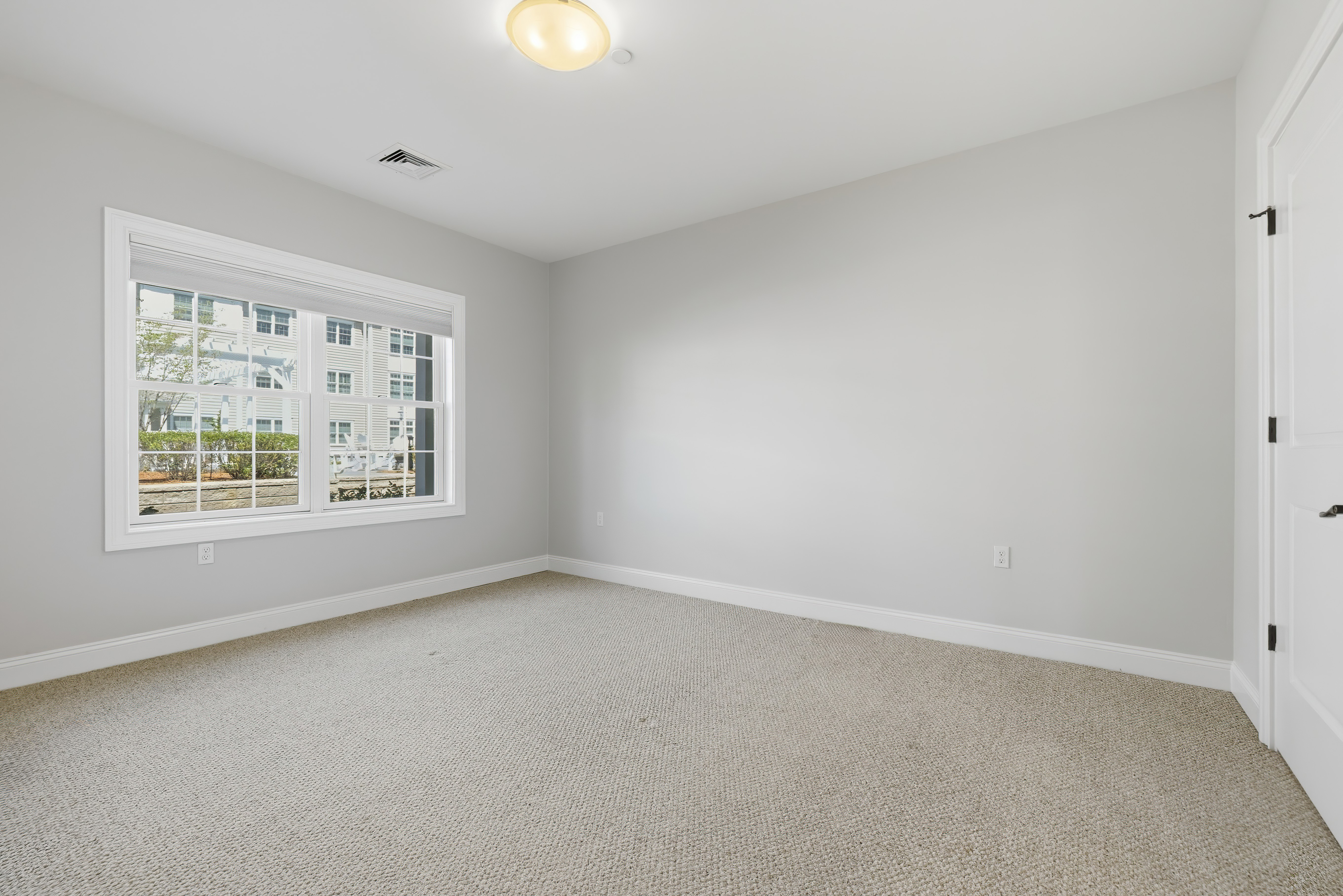  Sunset Lane Sale: 2-Bed Retreat - 物件實景