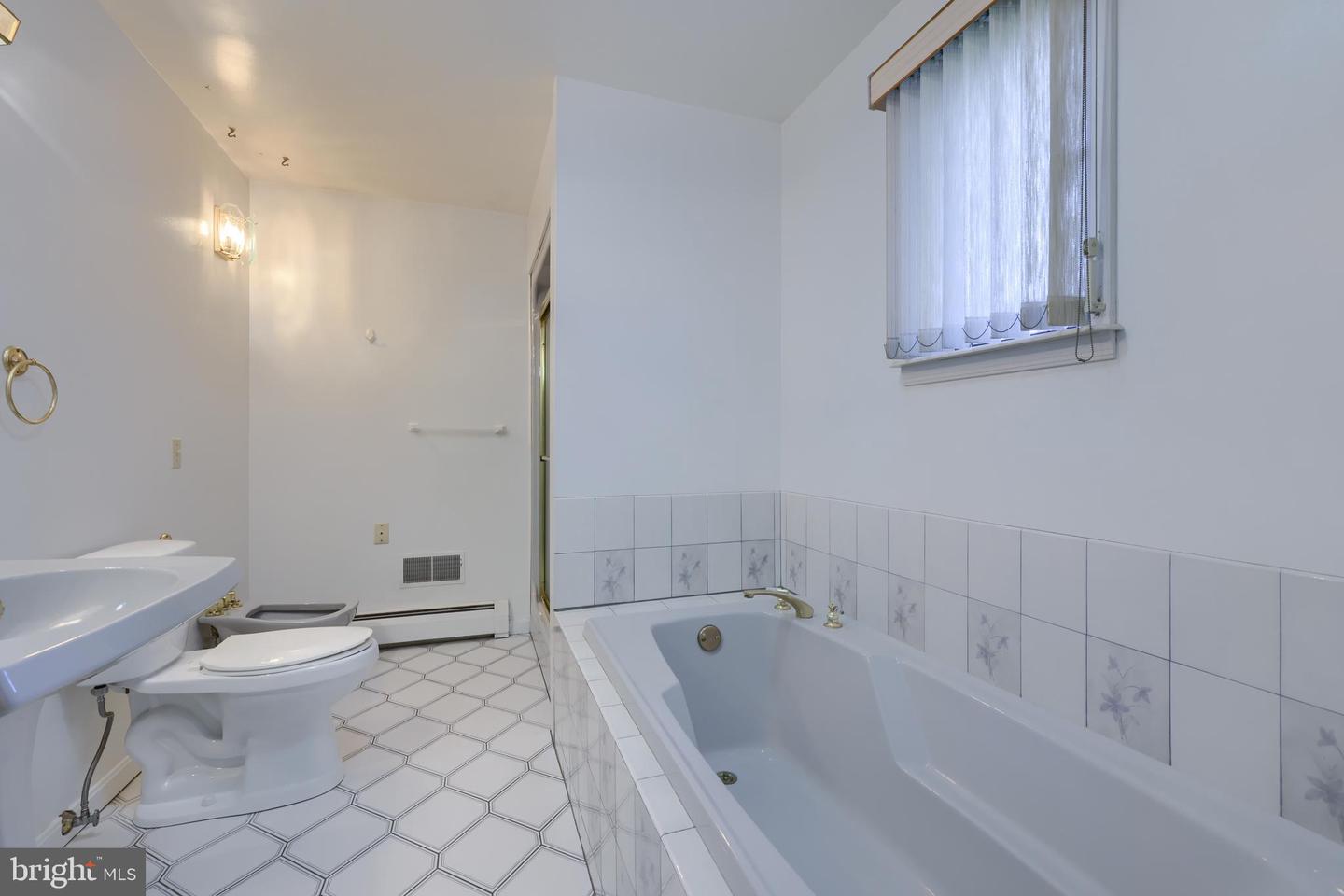 2505 Joppa Road, York, Pennsylvania, 17403, United States, 4 Bedrooms Bedrooms, ,2 BathroomsBathrooms,Residential,For Sale,2505 Joppa Road,1650904