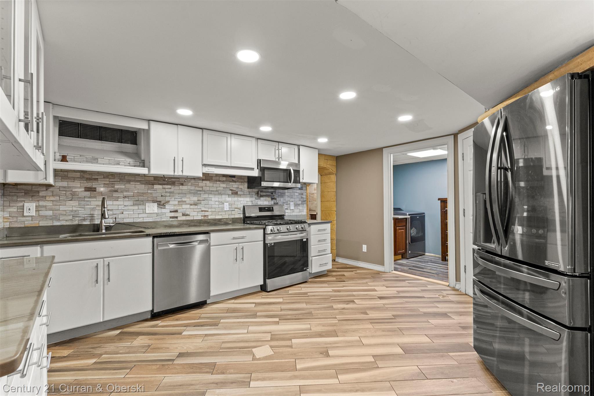 Dearborn Heights, Michigan, 48127, United States, 3 Bedrooms Bedrooms, ,3 BathroomsBathrooms,Residential,For Sale,1979966