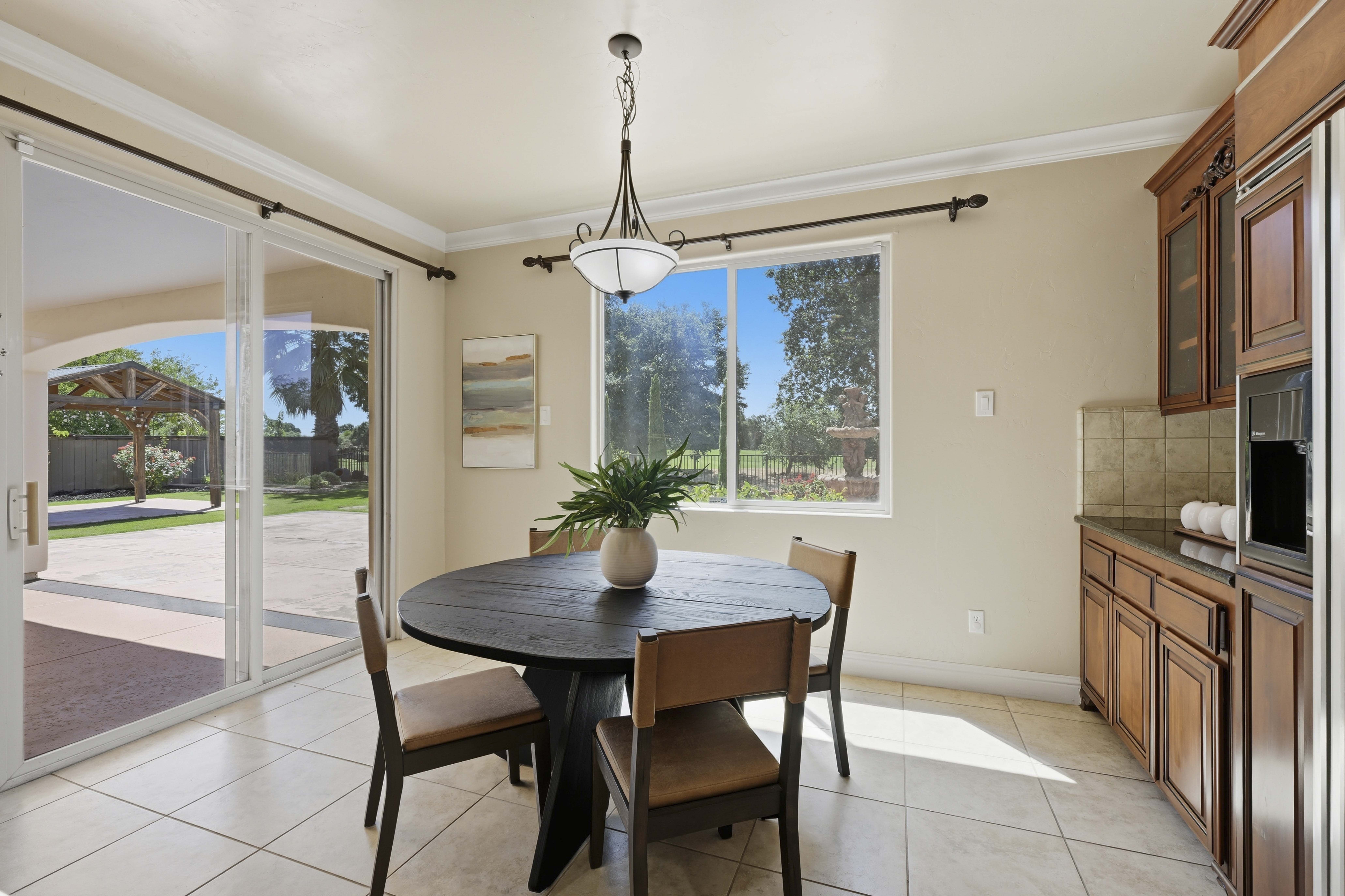  8587 Indianwood Lane, Roseville, CA 95747 - 物件實景