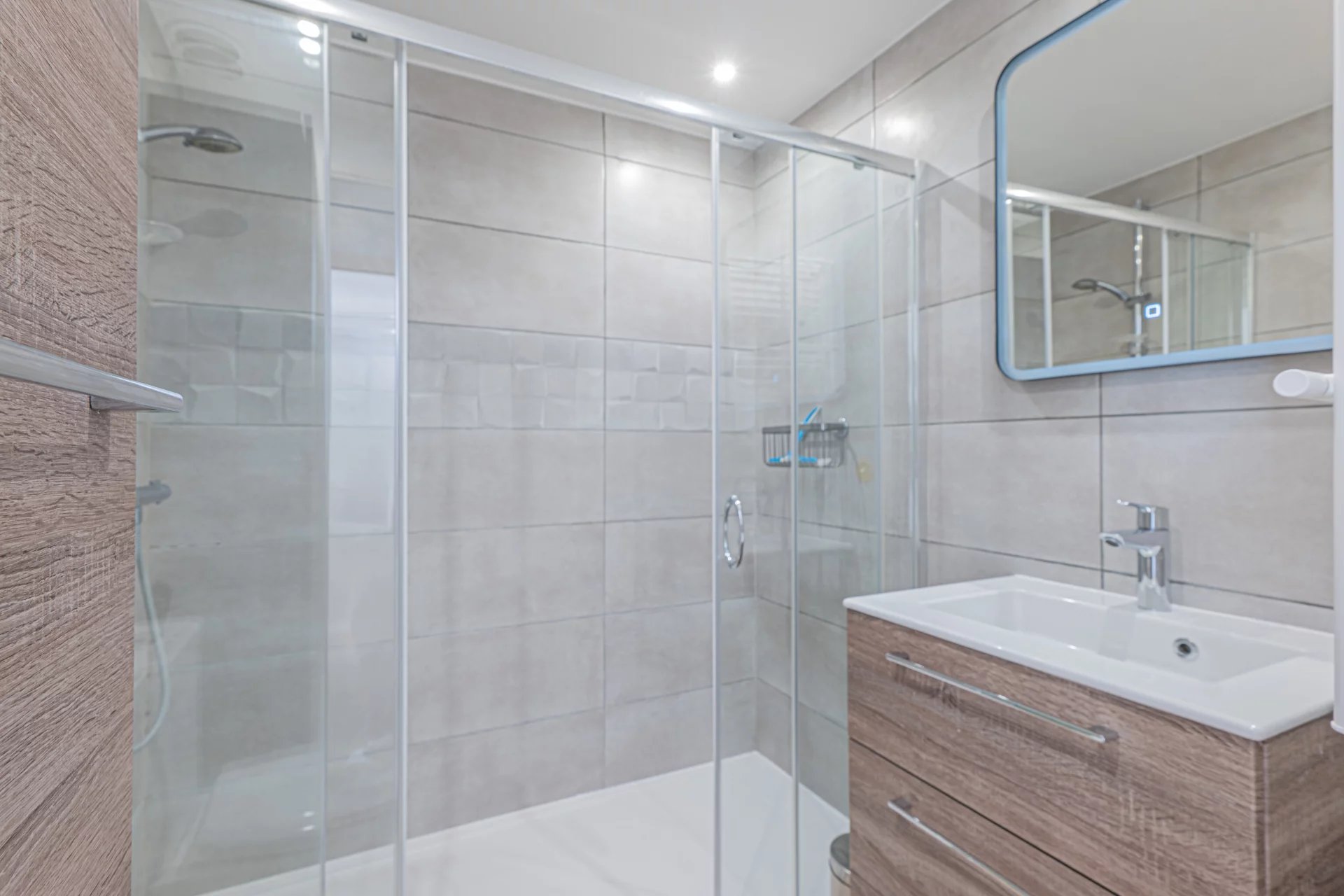 Villeneuve-Loubet, Provence-Alpes-Côte d’Azur, 06270, FR, 2 Bedrooms Bedrooms, ,Residential,For Sale,1996026