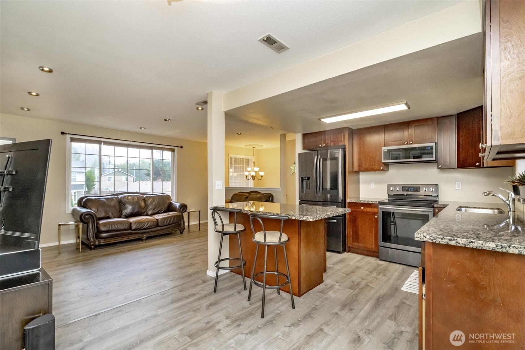 TACOMA, Washington, 98422, United States, 4 Bedrooms Bedrooms, ,3 BathroomsBathrooms,Residential,For Sale,1925185