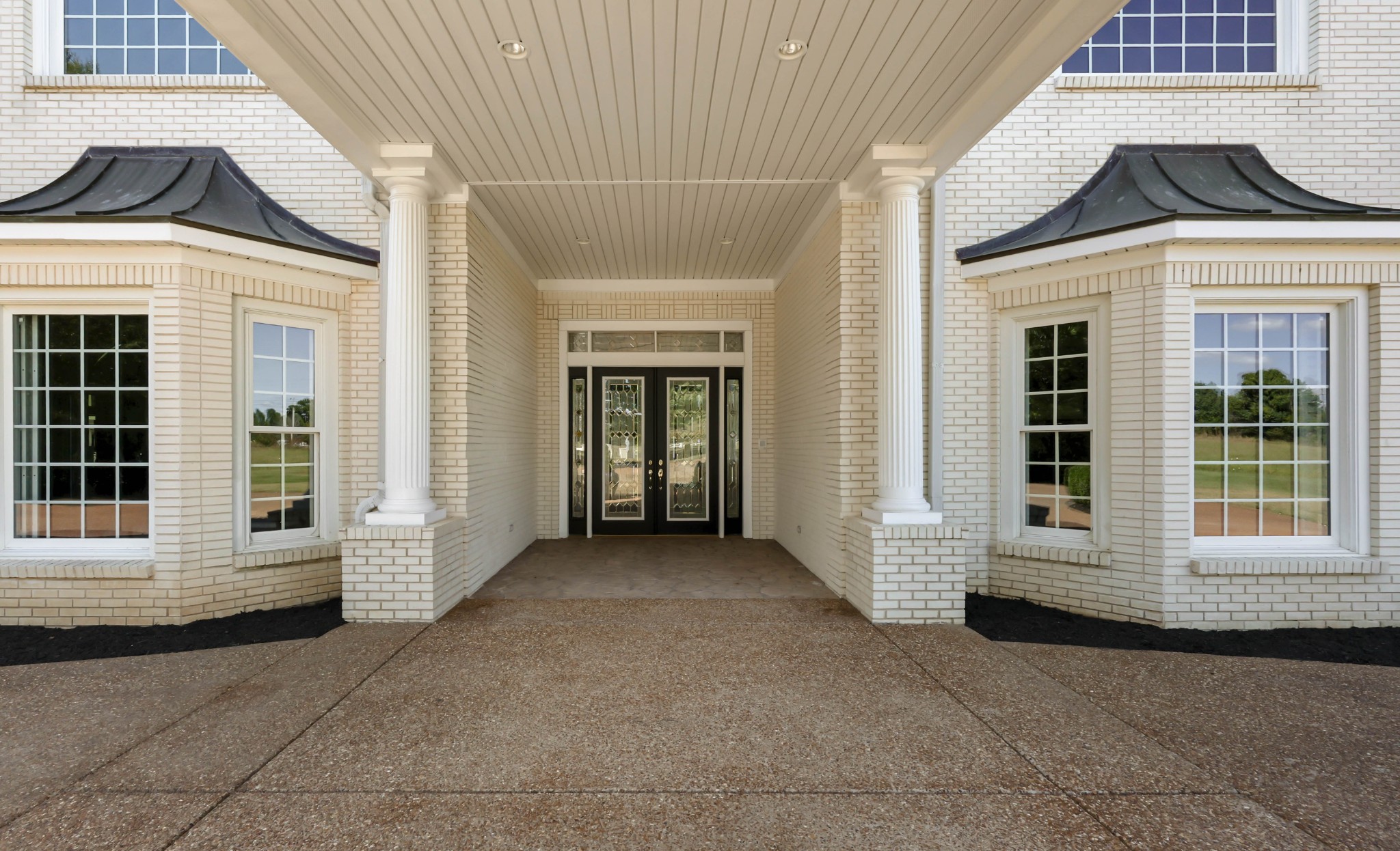 Clarksville, Tennessee, 37043, United States, 4 Bedrooms Bedrooms, ,4 BathroomsBathrooms,Residential,For Sale,1980790