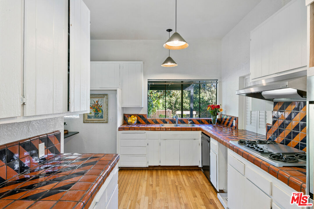 Malibu, California, 90265, United States, 3 Bedrooms Bedrooms, ,3 BathroomsBathrooms,Residential,For Sale,1949478