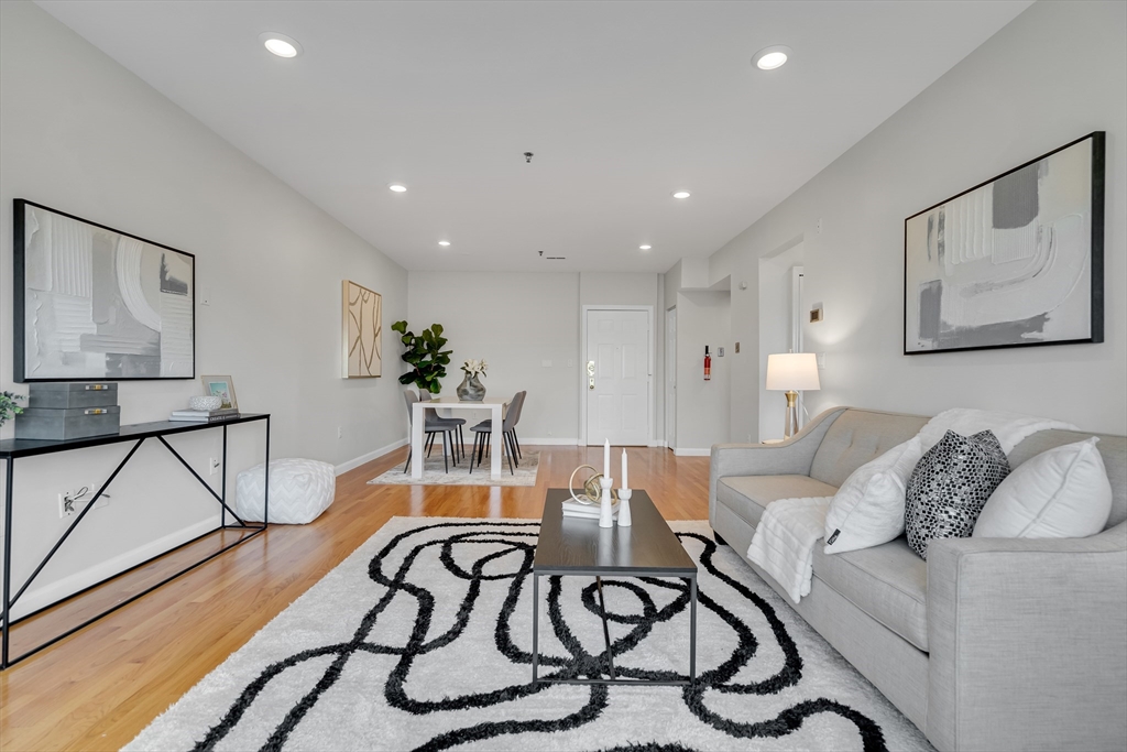 Cambridge, Massachusetts, 02140, United States, 2 Bedrooms Bedrooms, ,2 BathroomsBathrooms,Residential,For Sale,1939324
