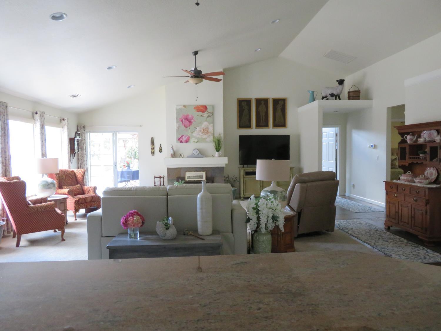 Oakdale, California, 95361, United States, 3 Bedrooms Bedrooms, ,2 BathroomsBathrooms,Residential,For Sale,1942703