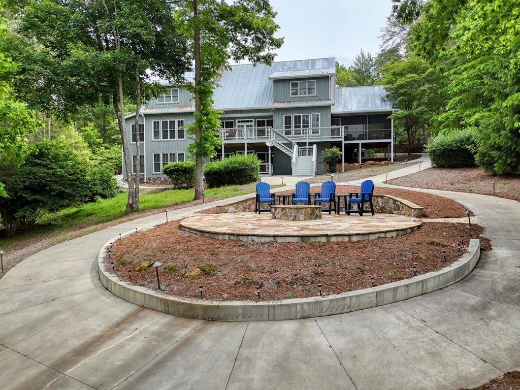 Blairsville, Georgia, 30512, United States, 5 Bedrooms Bedrooms, ,6 BathroomsBathrooms,Residential,For Sale,1901332