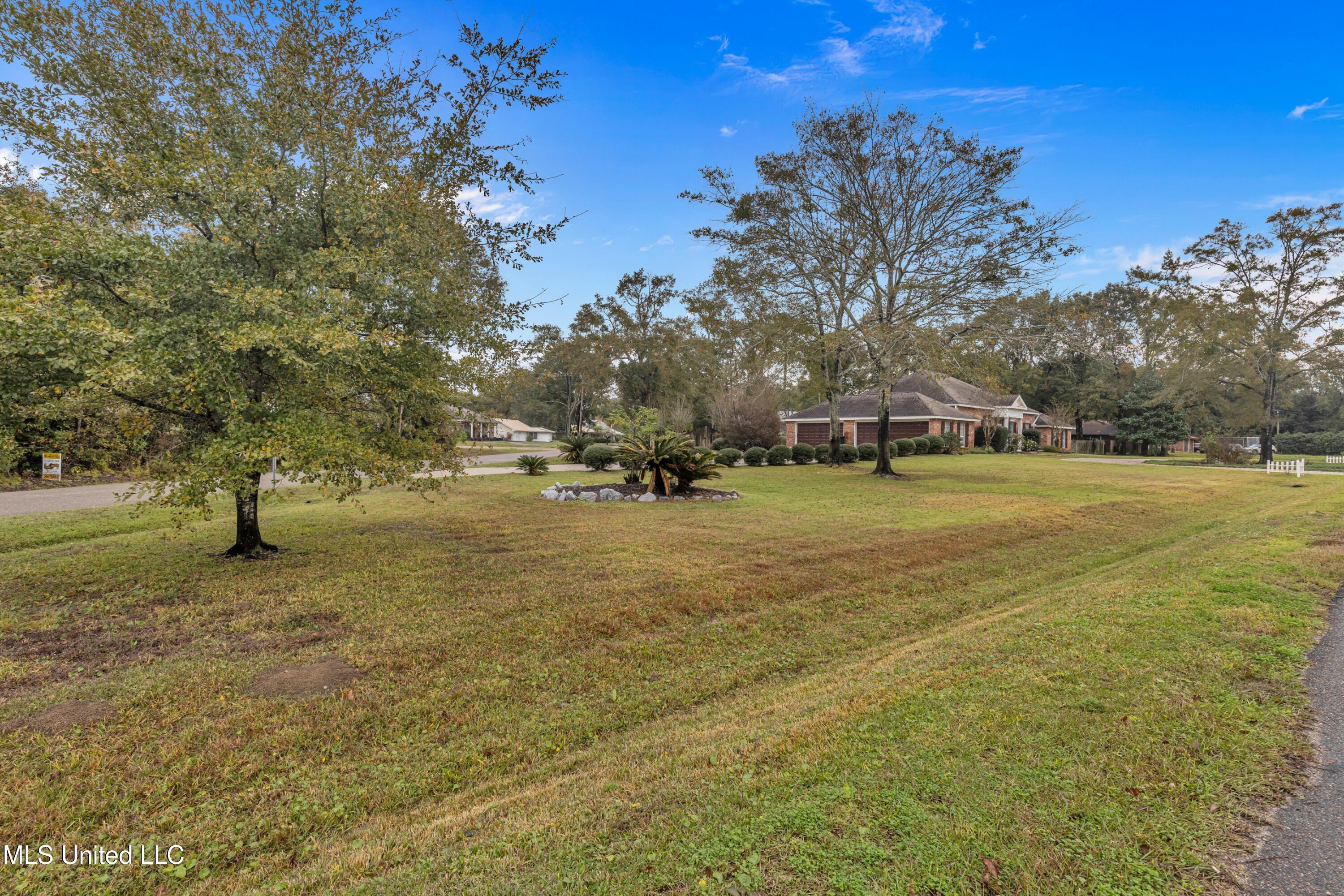 Waveland, Mississippi, 39576, United States, 3 Bedrooms Bedrooms, ,3 BathroomsBathrooms,Residential,For Sale,1942689