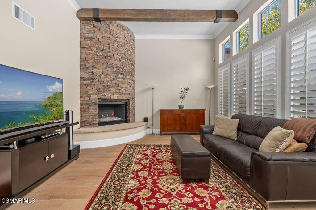Thousand Oaks, California, 91362, United States, 4 Bedrooms Bedrooms, ,3 BathroomsBathrooms,Residential,For Sale,1926515