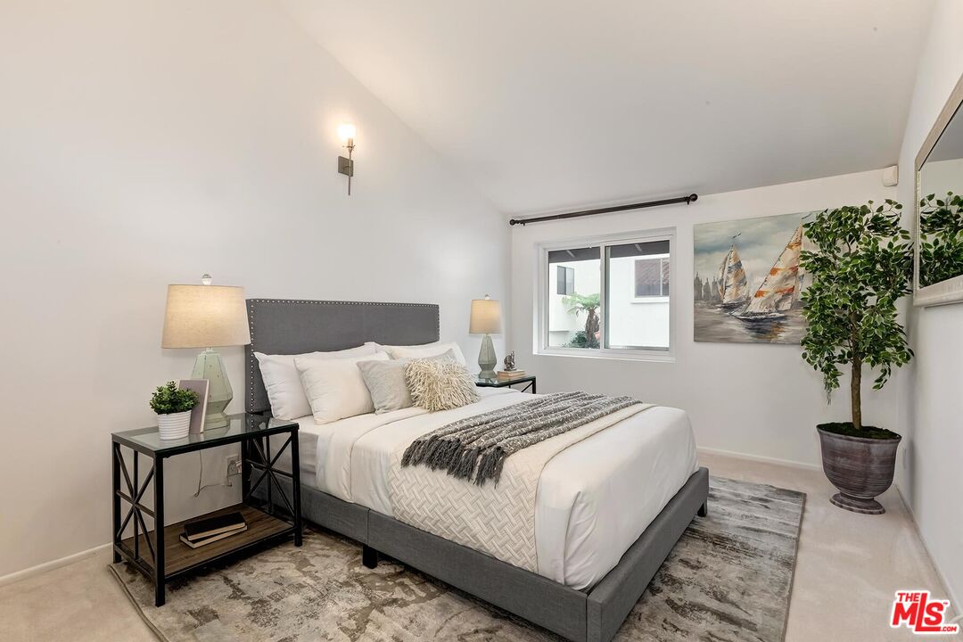 Pacific Palisades, California, 90272, United States, 3 Bedrooms Bedrooms, ,4 BathroomsBathrooms,Residential,For Sale,1993349