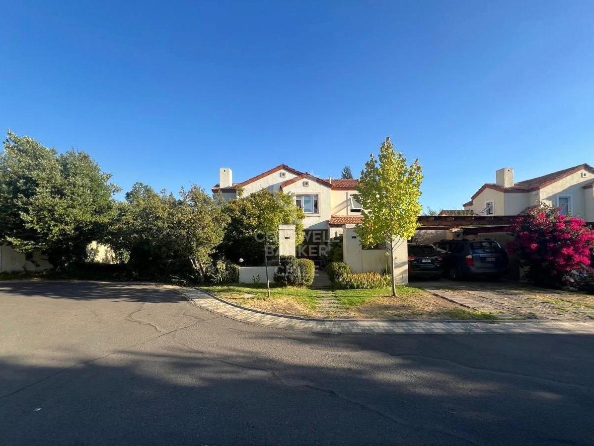 Colina, Chile, 4 Bedrooms Bedrooms, ,3 BathroomsBathrooms,Residential,For Sale,1691434