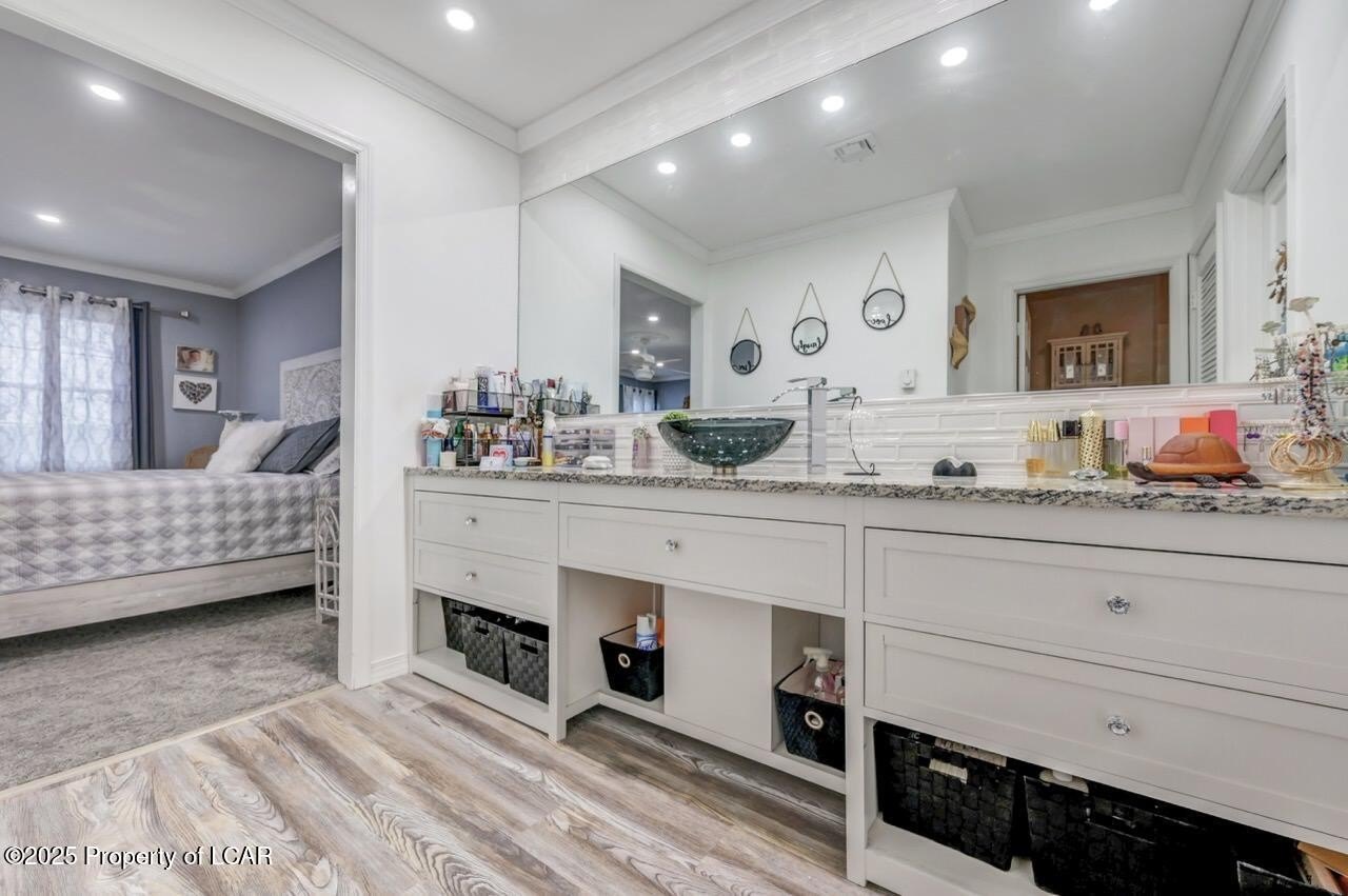 Sugarloaf, Pennsylvania, 18249, United States, 4 Bedrooms Bedrooms, ,3 BathroomsBathrooms,Residential,For Sale,1996756