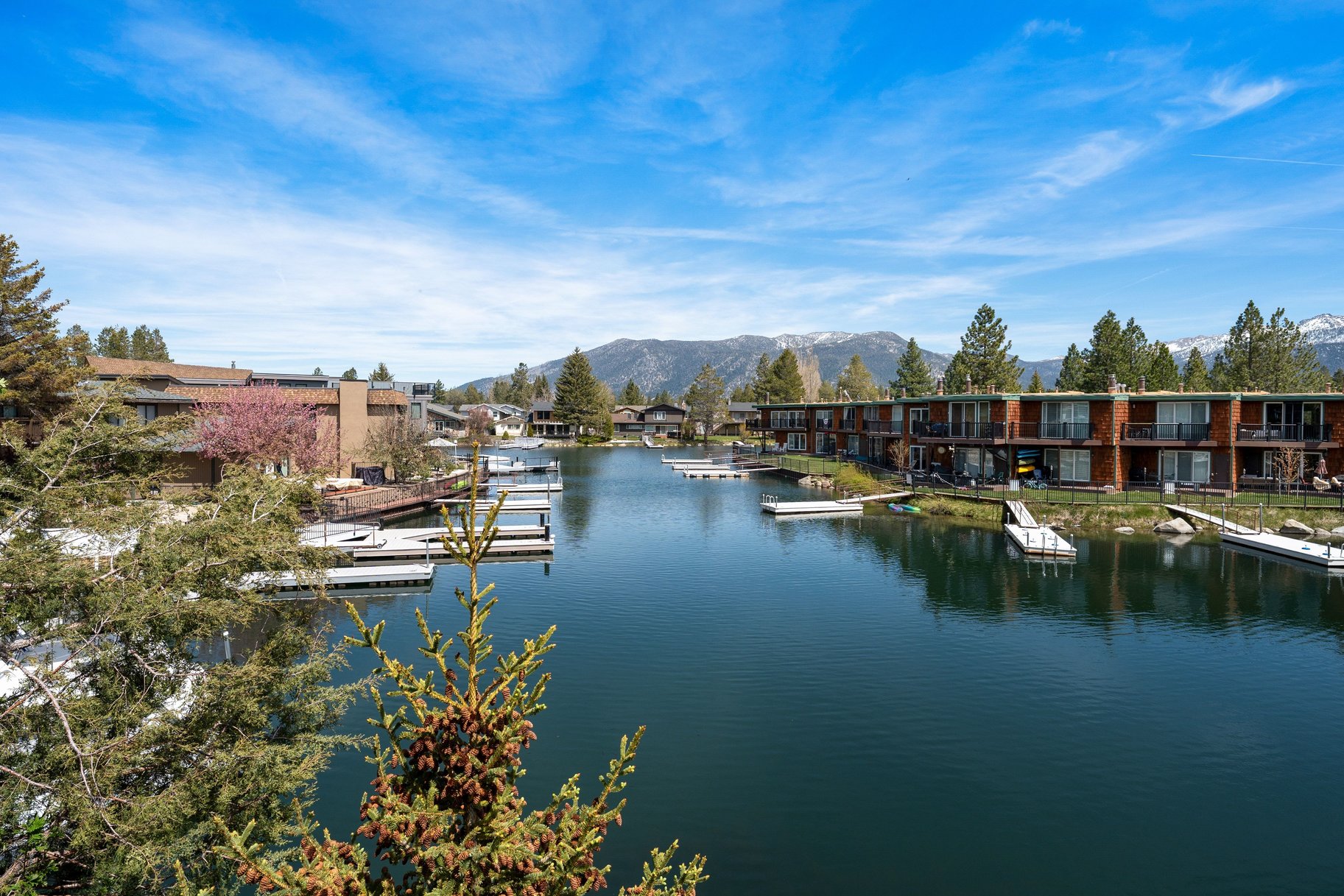  Tahoe Keys Charmer with Stunning Views - 物件實景