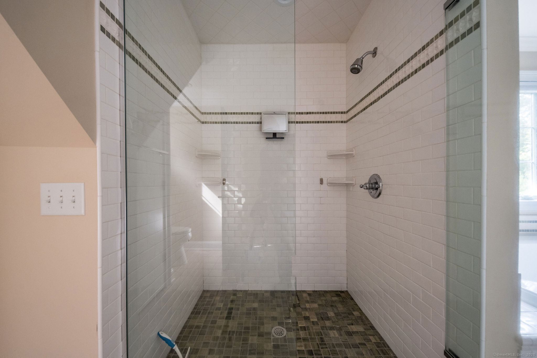 Madison, Connecticut, 06443, United States, 4 Bedrooms Bedrooms, ,4 BathroomsBathrooms,Residential,For Sale,1960564