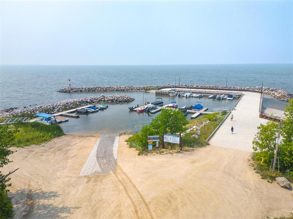 BALSAM BAY, Manitoba, R0E 0B0, CA, 4 Bedrooms Bedrooms, ,3 BathroomsBathrooms,Residential,For Sale,1913140