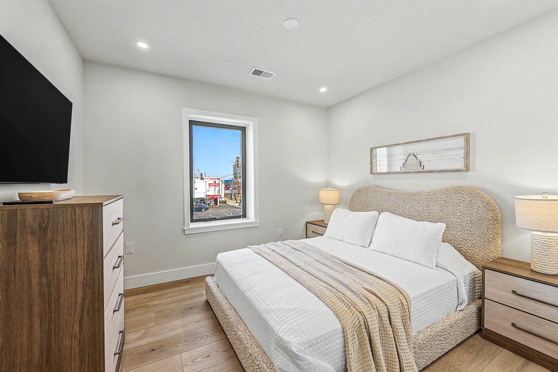  323 E Oak Avenue #101 - 物件實景