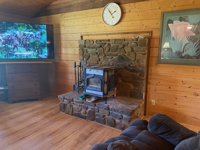 Hatfield, Arkansas, 71945, United States, 2 Bedrooms Bedrooms, ,1 BathroomBathrooms,Residential,For Sale,1977667