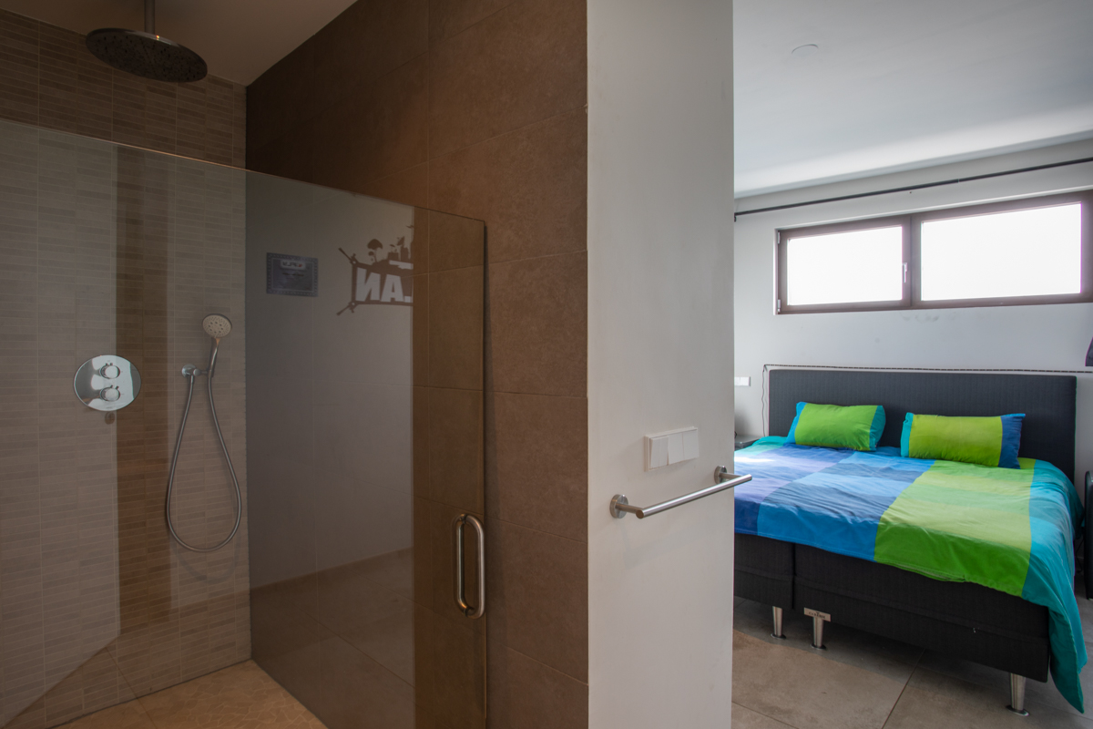 Jan Sofat, CW, 2 Bedrooms Bedrooms, ,2 BathroomsBathrooms,Residential,For Sale,1752587