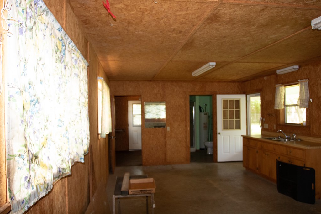 Fredericksburg, Texas, 78624, United States, 3 Bedrooms Bedrooms, ,4 BathroomsBathrooms,Residential,For Sale,1983806