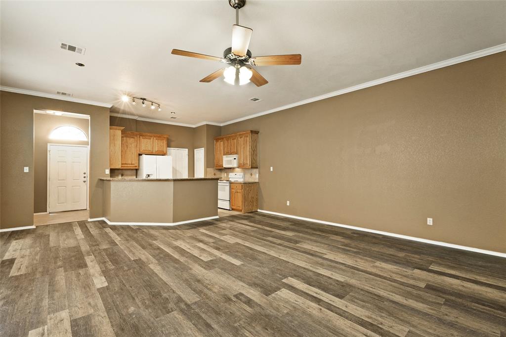 Fort Worth, Texas, 76110, United States, 6 Bedrooms Bedrooms, ,4 BathroomsBathrooms,Residential,For Sale,1837123