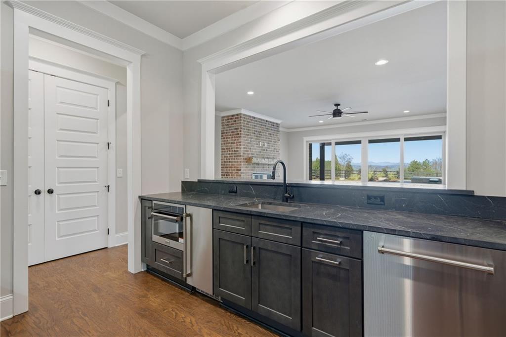 Gainesville, Georgia, 30506, United States, 5 Bedrooms Bedrooms, ,7 BathroomsBathrooms,Residential,For Sale,1996657