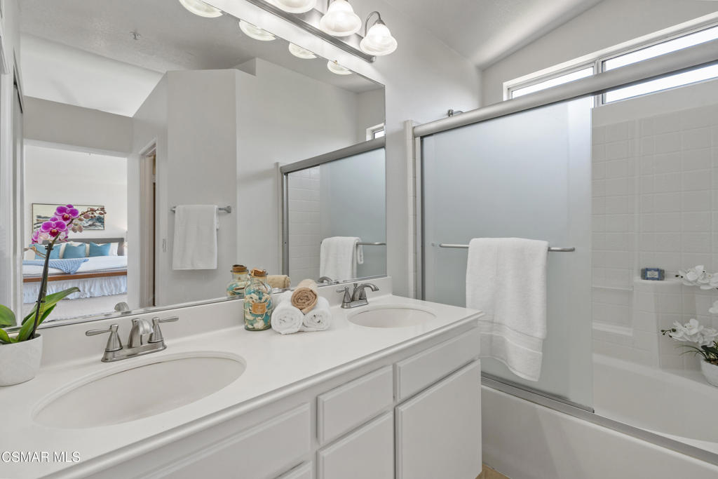 Ventura, California, 93004, United States, 4 Bedrooms Bedrooms, ,3 BathroomsBathrooms,Residential,For Sale,1911209