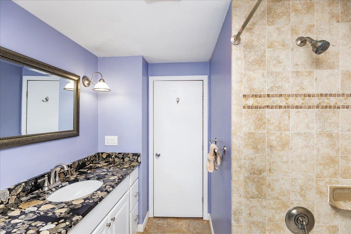 Merrimack, New Hampshire, 03054, United States, 3 Bedrooms Bedrooms, ,2 BathroomsBathrooms,Residential,For Sale,1937626
