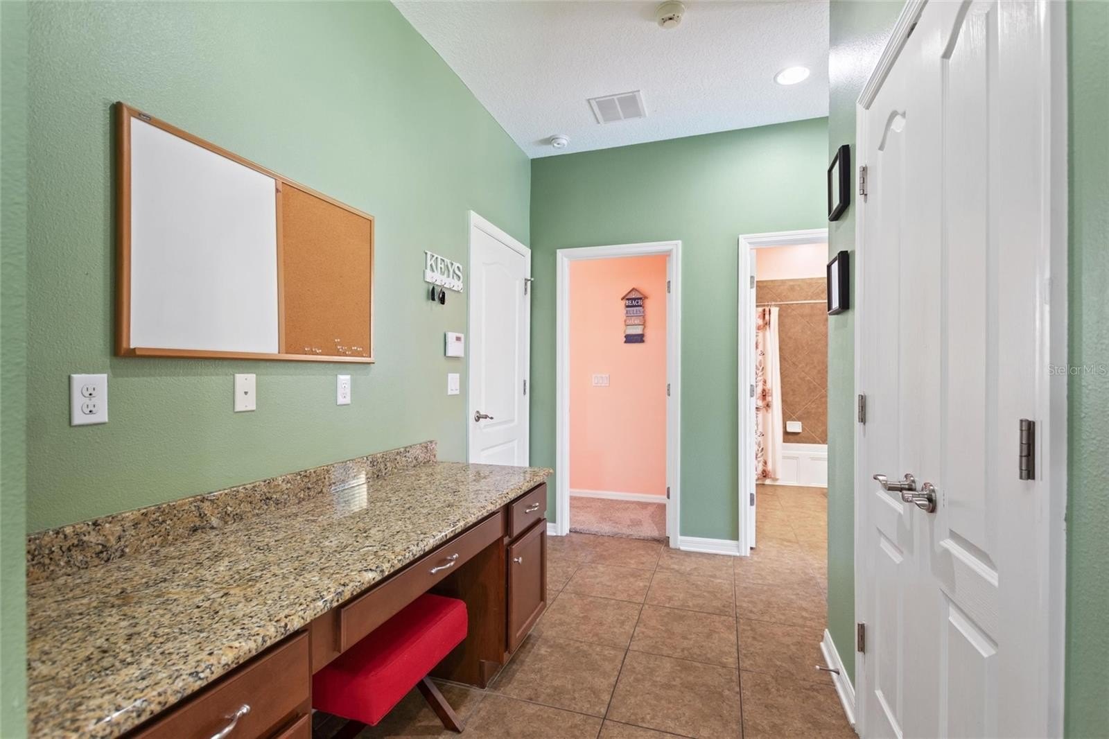 AUBURNDALE, Florida, 33823, United States, 5 Bedrooms Bedrooms, ,5 BathroomsBathrooms,Residential,For Sale,1986097