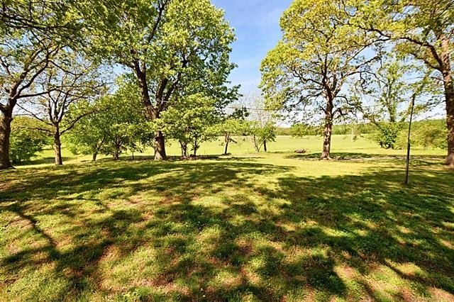 Tahlequah, Oklahoma, 74464, United States, 2 Bedrooms Bedrooms, ,3 BathroomsBathrooms,Residential,For Sale,1982926