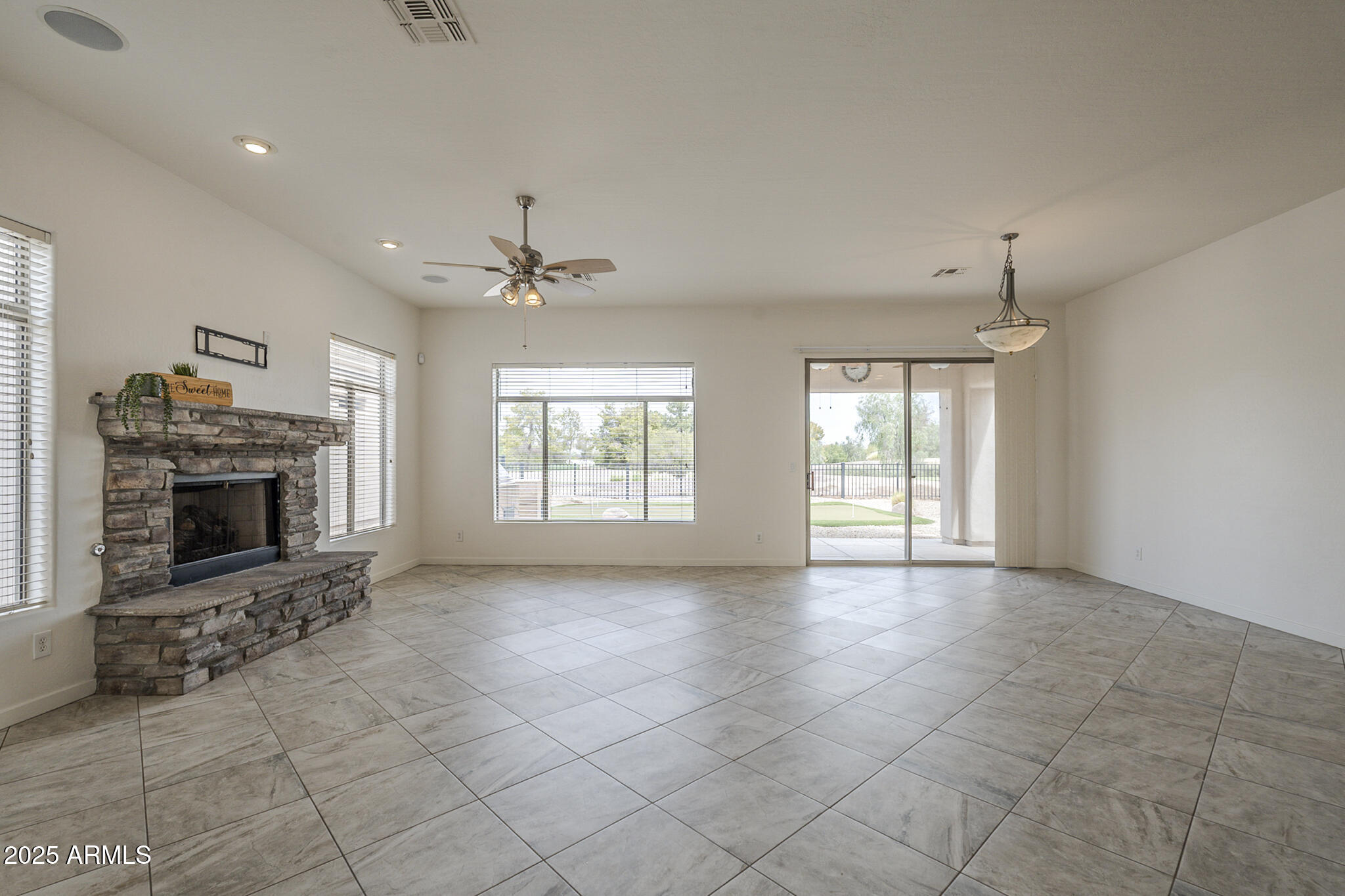Phoenix, Arizona, 85042, United States, 3 Bedrooms Bedrooms, ,Residential,For Sale,1939131