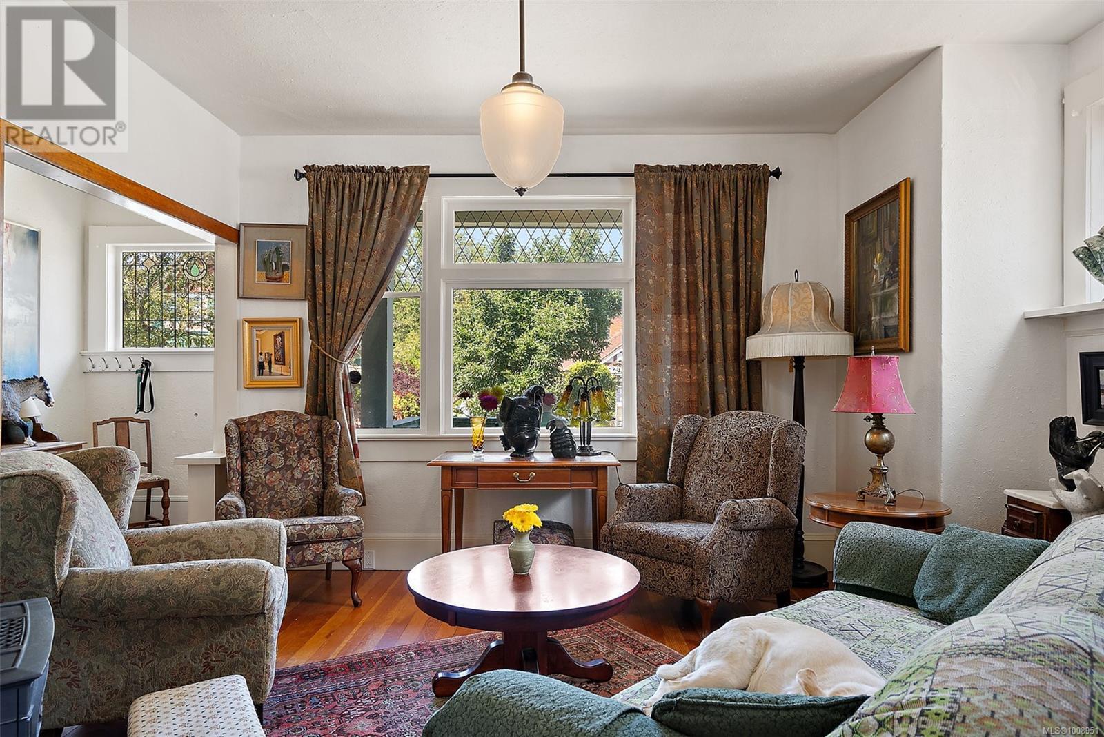 VICTORIA, British Columbia, V8V 2H6, CA, 3 Bedrooms Bedrooms, ,2 BathroomsBathrooms,Residential,For Sale,1906756