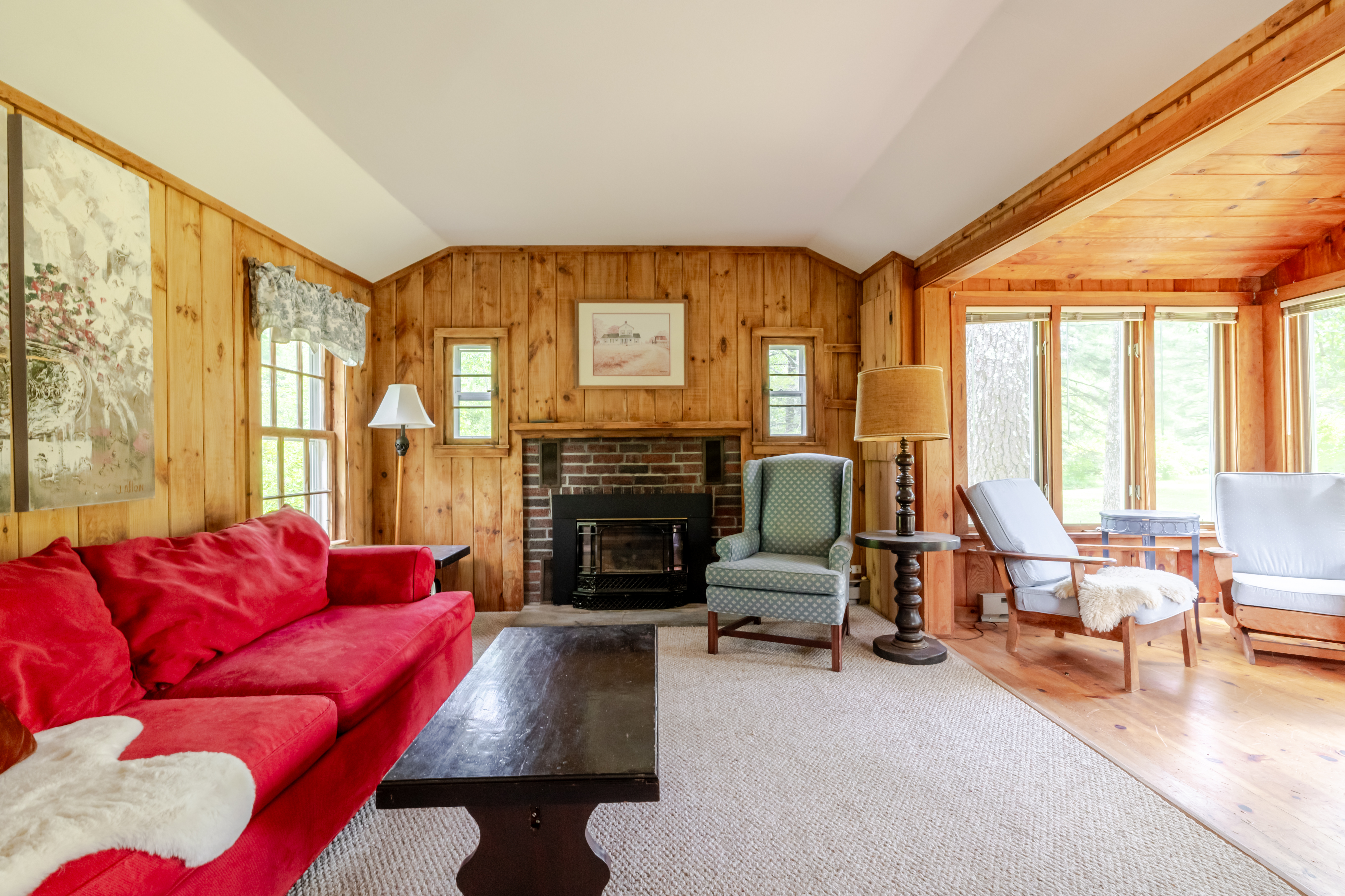  Berkshire Lakeside Living: 2-Acres and a Cottage by the Lake - 物件實景