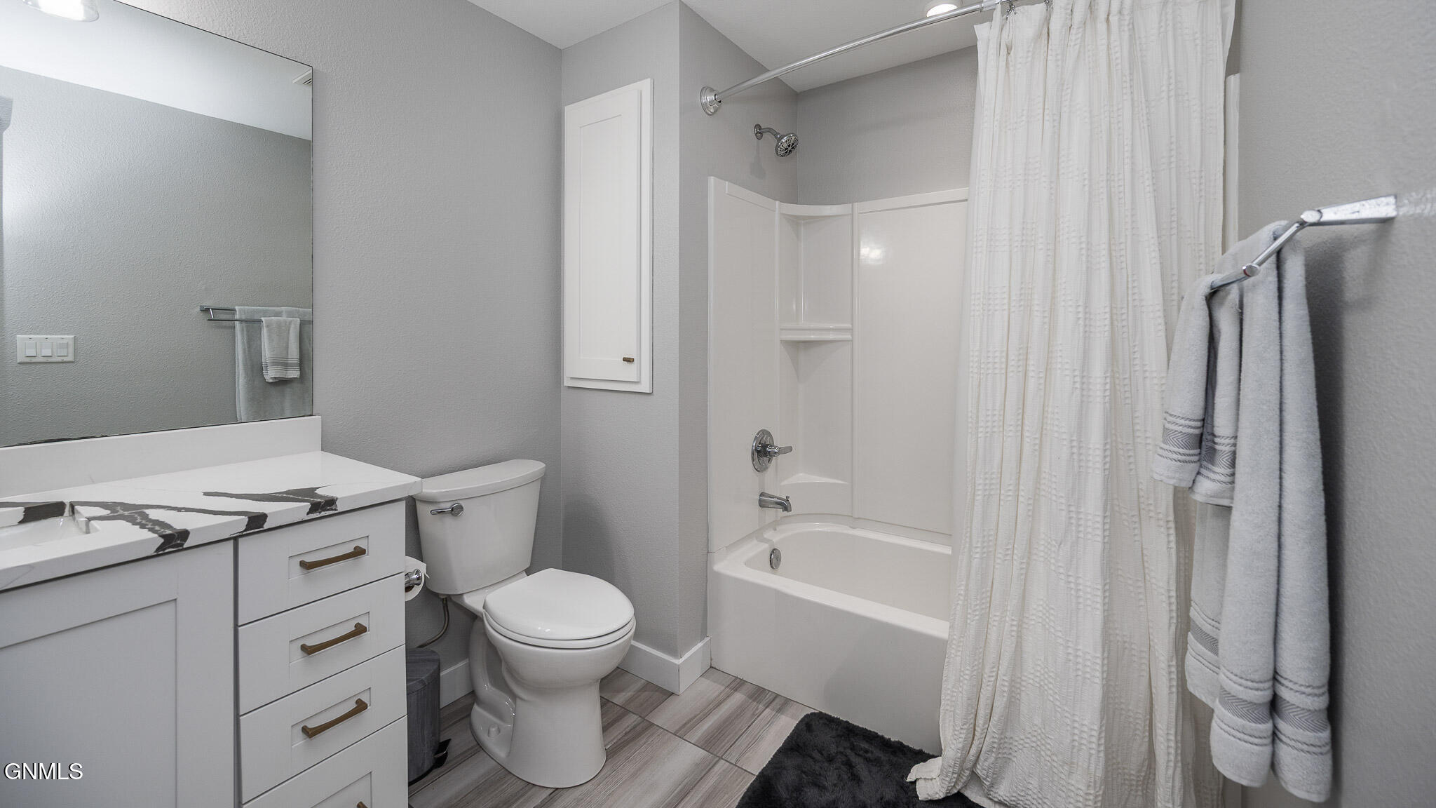 Bismarck, North Dakota, 58504, United States, 6 Bedrooms Bedrooms, ,4 BathroomsBathrooms,Residential,For Sale,1982102