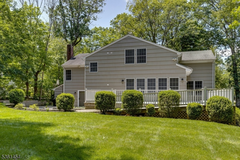 Berkeley Heights Twp., New Jersey, 07922, United States, 6 Bedrooms Bedrooms, ,4 BathroomsBathrooms,Residential,For Sale,1837487