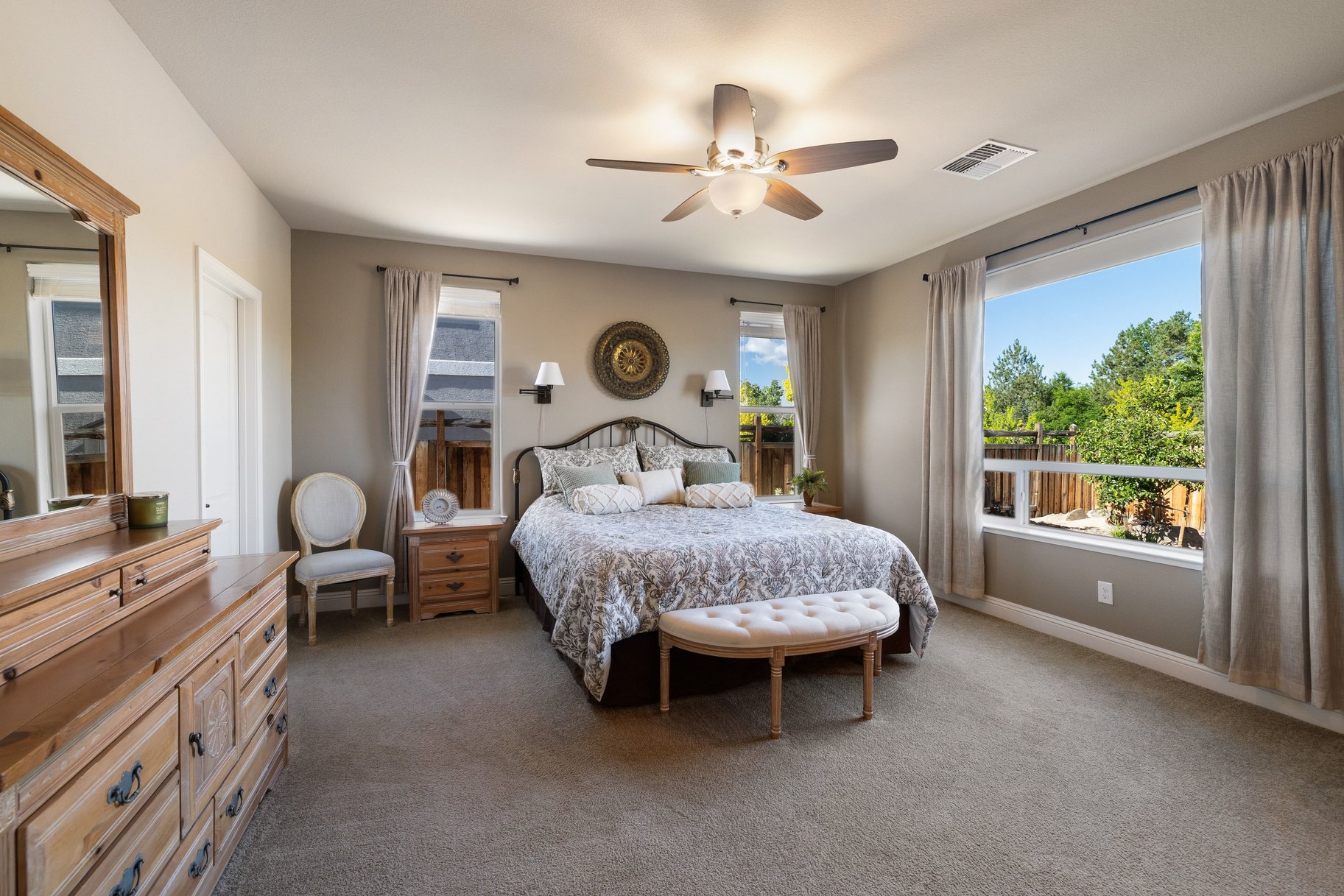  Welcome to 7239 Early Dawn Court, located in desirable Wingfield Springs - 物件實景