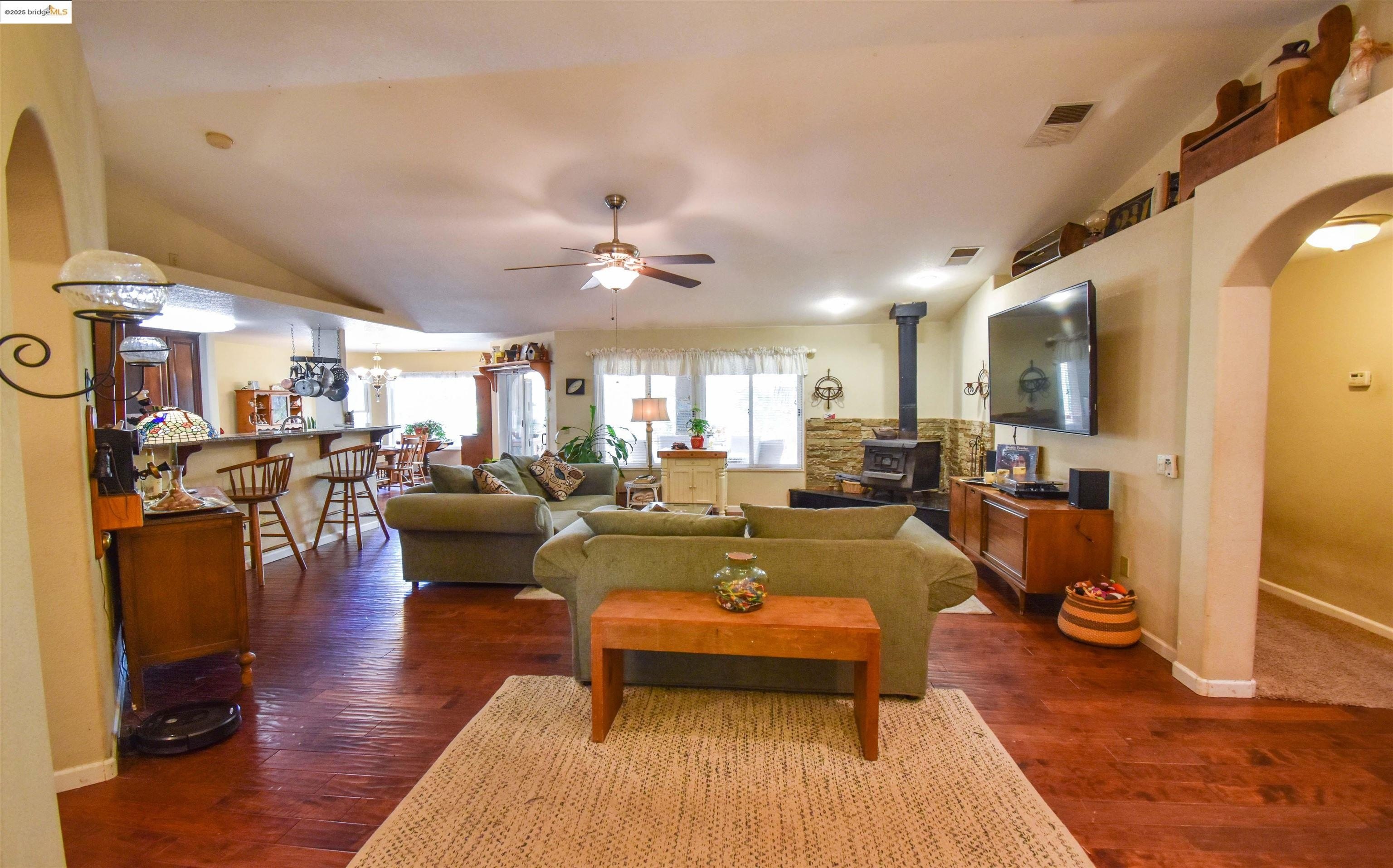 Jamestown, California, 95327, United States, 3 Bedrooms Bedrooms, ,2 BathroomsBathrooms,Residential,For Sale,1828112