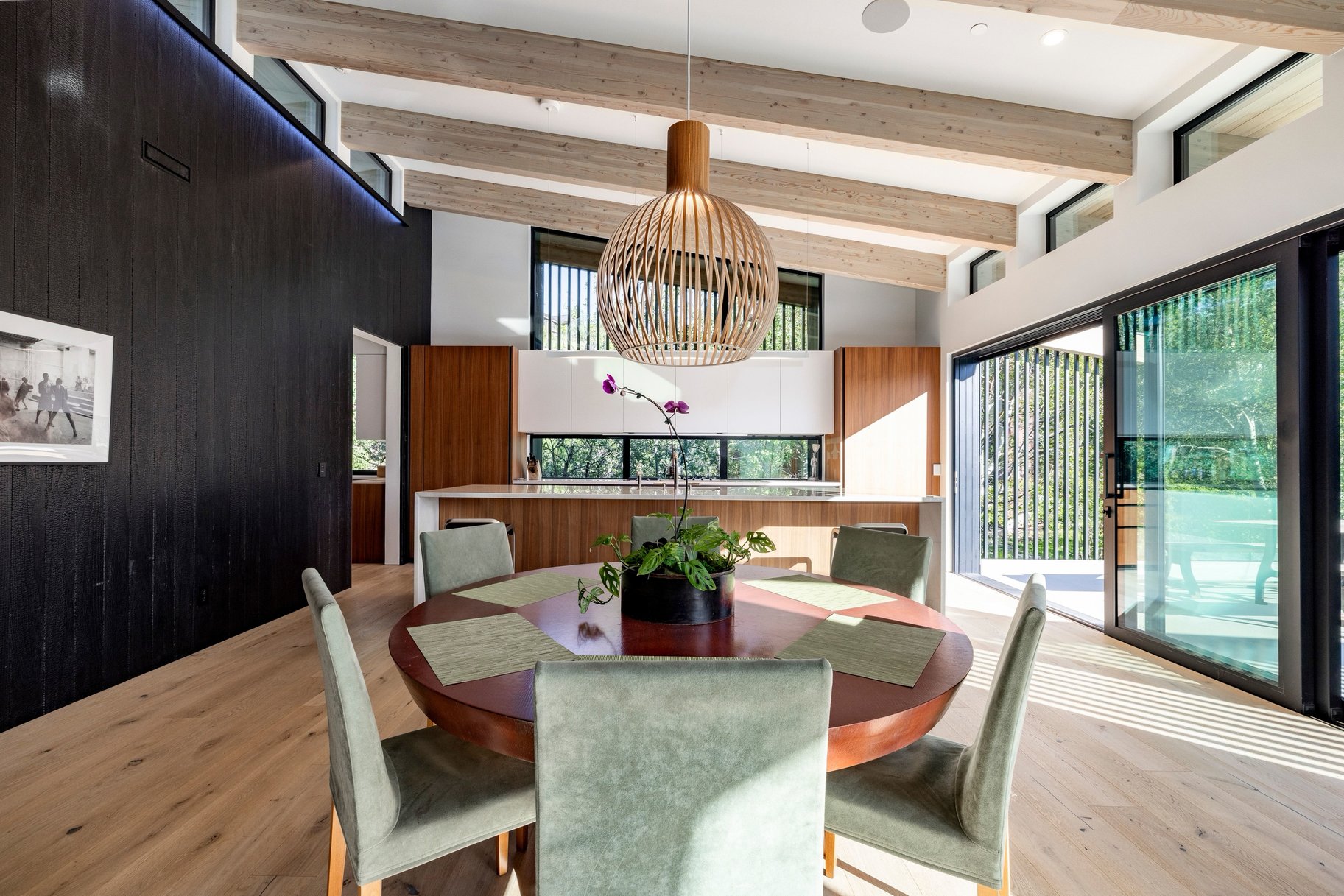  One-of-a-Kind Modern Pinebrook Residence - 物件實景