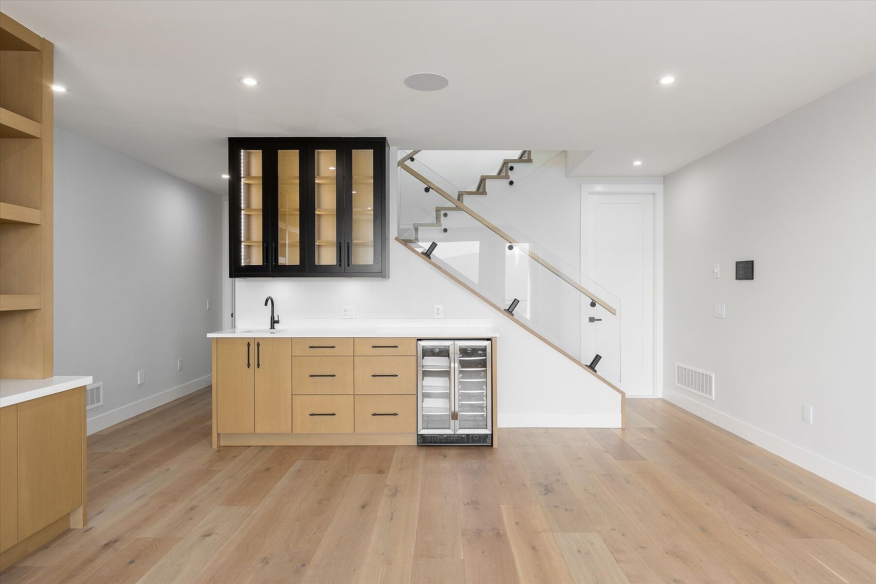  Spacious Modern Build - 物件實景