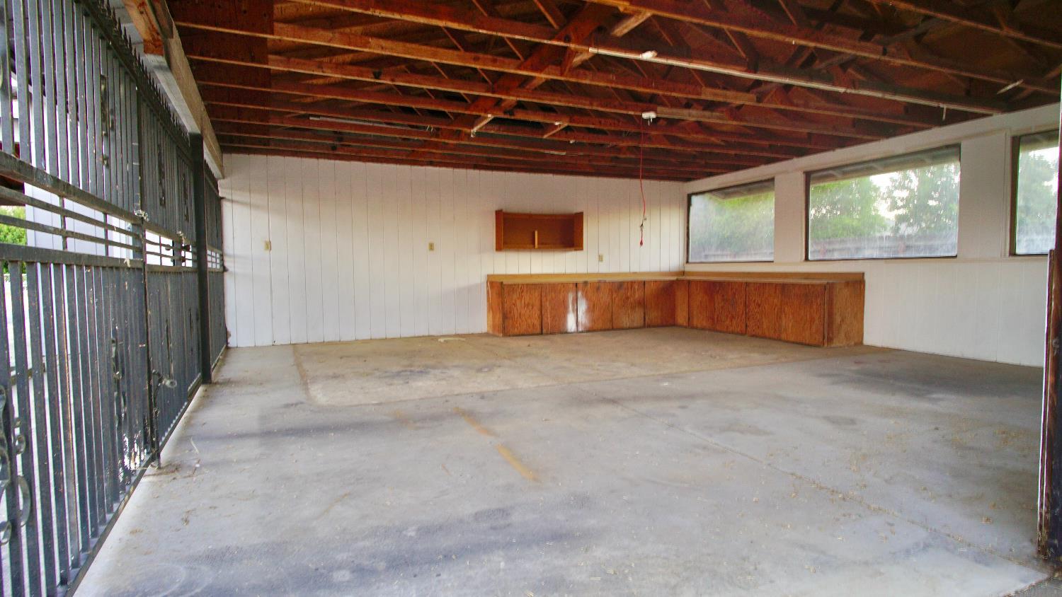 Fresno, California, 93722, United States, 4 Bedrooms Bedrooms, ,2 BathroomsBathrooms,Residential,For Sale,1943321