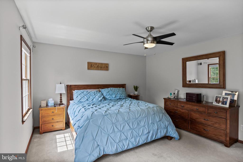 Cream Ridge, New Jersey, 08514, United States, 4 Bedrooms Bedrooms, ,3 BathroomsBathrooms,Residential,For Sale,1902972