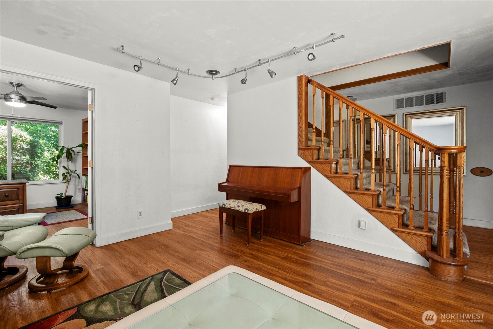 Oak Harbor, Washington, 98277, United States, 4 Bedrooms Bedrooms, ,3 BathroomsBathrooms,Residential,For Sale,1901658