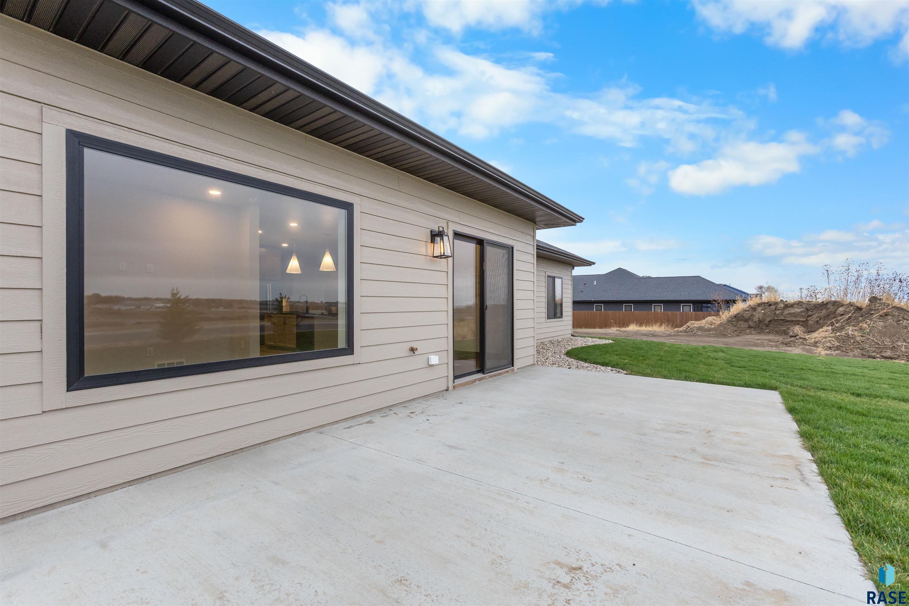 Sioux Falls, South Dakota, 57110, United States, 3 Bedrooms Bedrooms, ,2 BathroomsBathrooms,Residential,For Sale,1847243