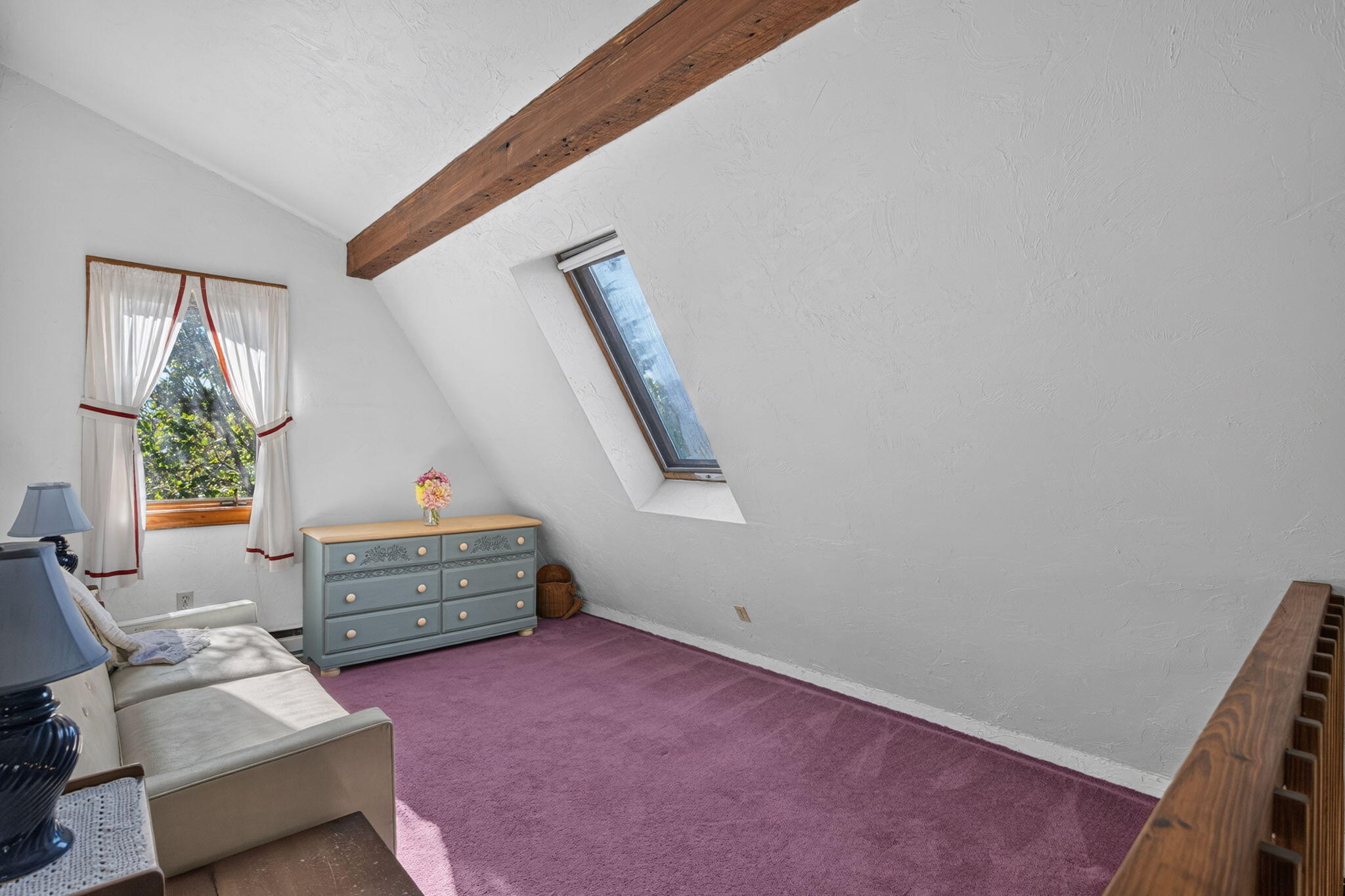  Wooded Privacy, Soaring Ceilings & a Separate Apartment - 物件實景