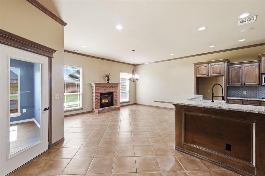 Mustang, Oklahoma, 73064, United States, 4 Bedrooms Bedrooms, ,4 BathroomsBathrooms,Residential,For Sale,1966333