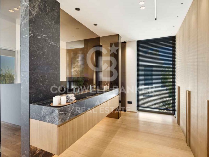 Marbella, Andalusia, ES, 5 Bedrooms Bedrooms, ,5 BathroomsBathrooms,Residential,For Sale,1766354