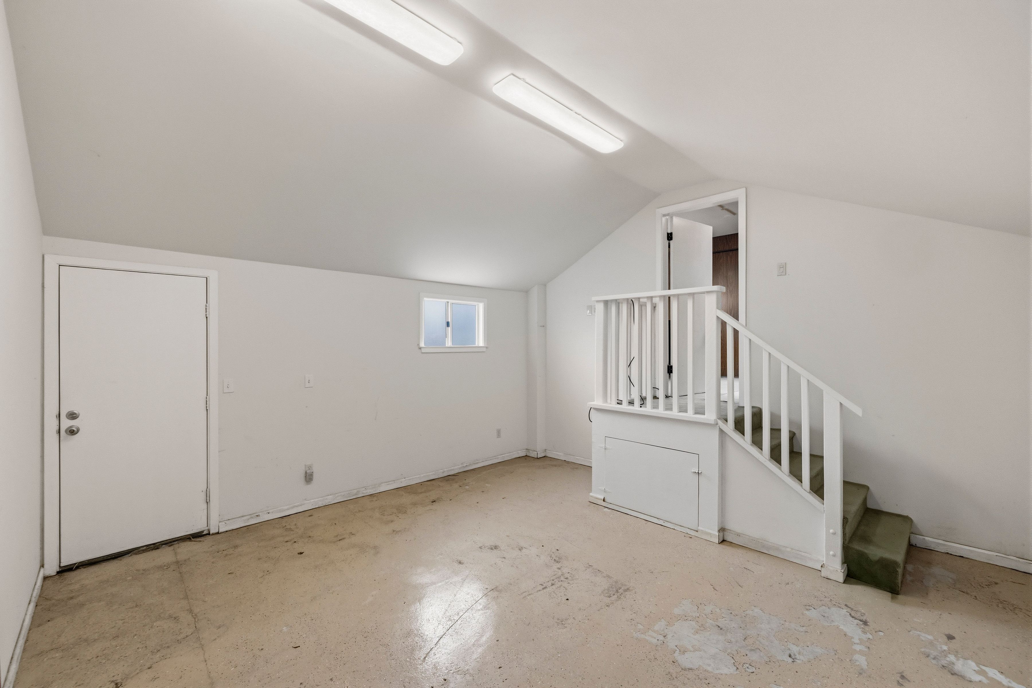  947 West Franklin Street - 物件實景